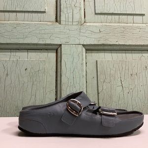 Aravon Leather Sandals
